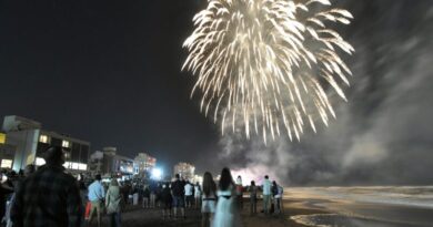 Monte Hermoso recibió el 2026 con ocupación plena y una el tradicional show de fuegos artificiales