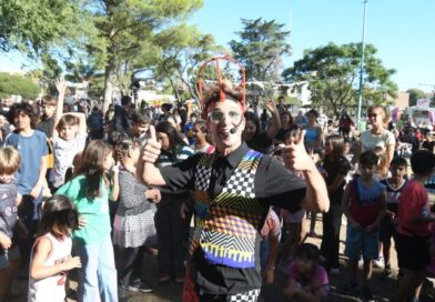 Monte Hermoso celebra sus 47 años con una gran fiesta popular en Plaza Papa Francisco