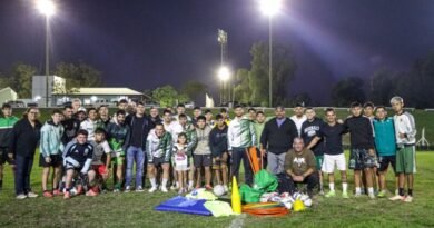 Monte Hermoso: entregaron kits deportivos a clubes locales