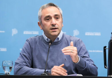 Larroque cuestionó la falta de sentido de la realidad del gobierno nacional