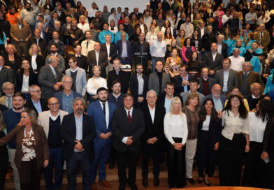 Alak acompañó la asunción de Gustavo Marín como nuevo decano de la Facultad de Ciencias Médicas