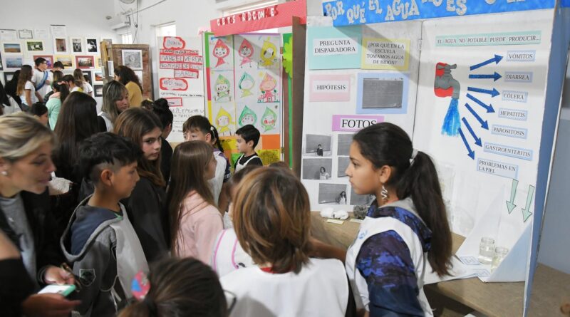 La Secretaría de Salud organizó una Feria de Ciencias Escolar sobre prevención de consumos problemáticos