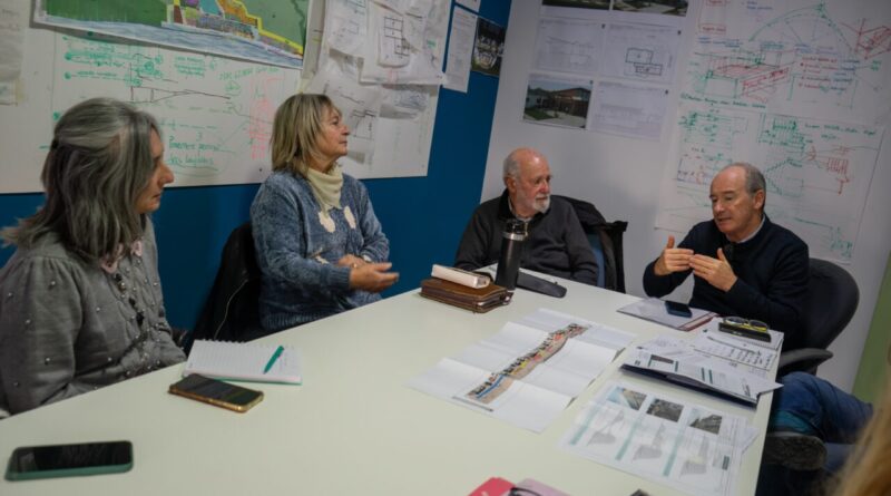 Trabajo conjunto del Municipio con el IADO y la UNS para recuperar y proteger el frente costero