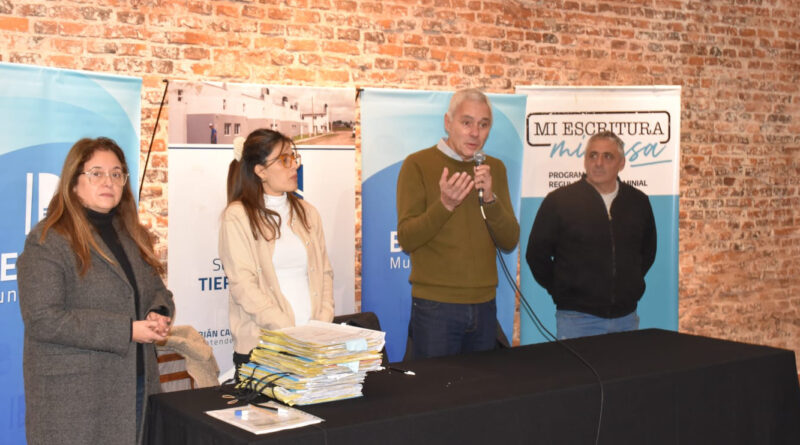 Se realizó un nuevo acto de Firma de Escrituras de propiedad