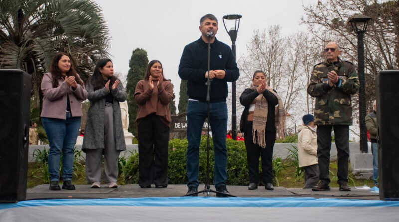 Moreno conmemoró al general José de San Martín con un acto y desfile
