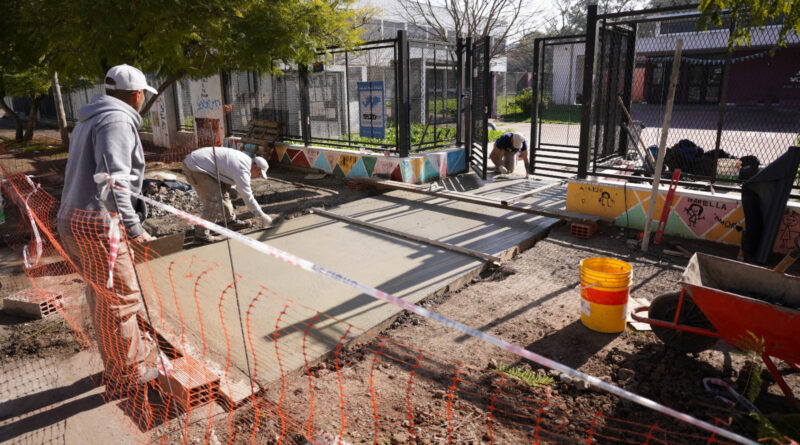 Continúan las obras en establecimientos educativos