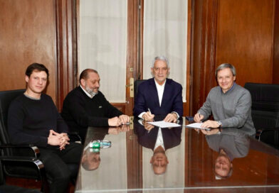 Alak firmó el contrato para la segunda etapa de puesta en valor del Coliseo Podestá