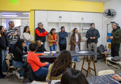 Finalizó la primera formación municipal para auxiliares de Escuelas
