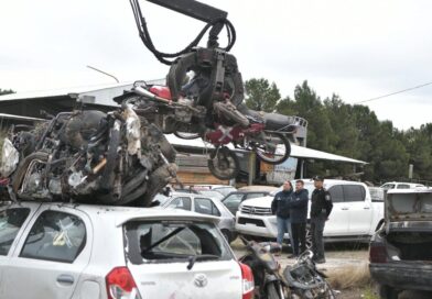 Monte Hermoso: seguridad PBA compactó unos 80 vehículos del depósito municipal