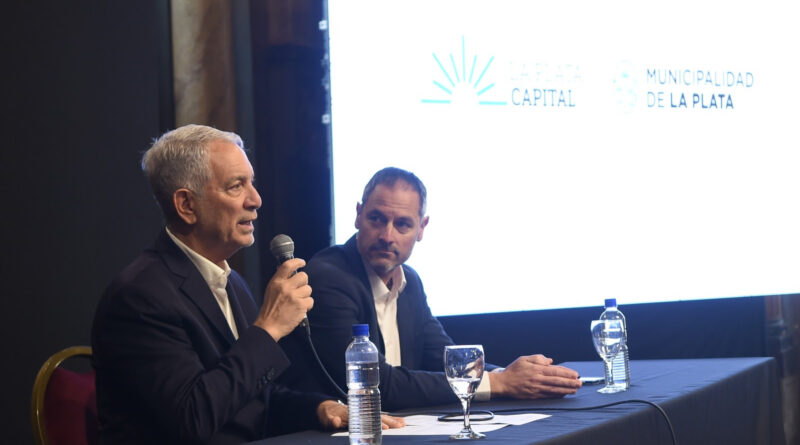 Alak presentó un plan para fortalecer la prevención y la respuesta ante emergencias en La Plata