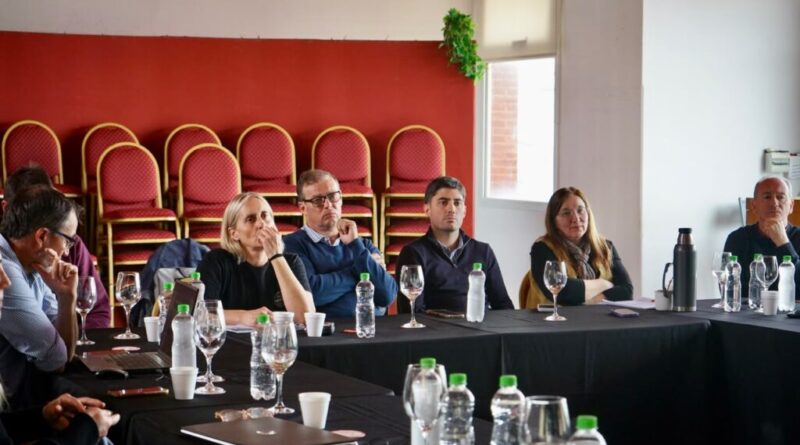 El Comité de Crisis avanza en la planificación costera junto a la UNS y el IADO